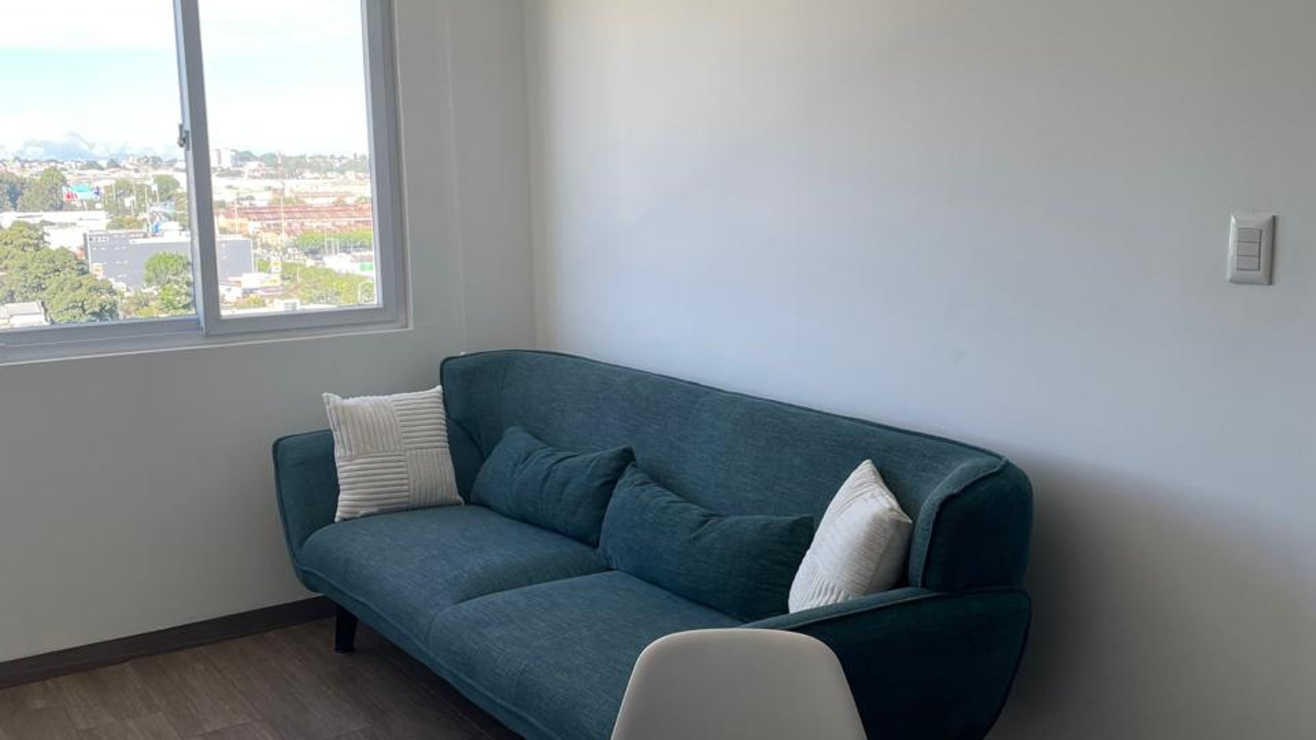 ???? APARTAMENTO AMUEBLADO EN RENTA – 2 HAB | EDIFICIO VISTARES | Z. 12 - Miniatura 2