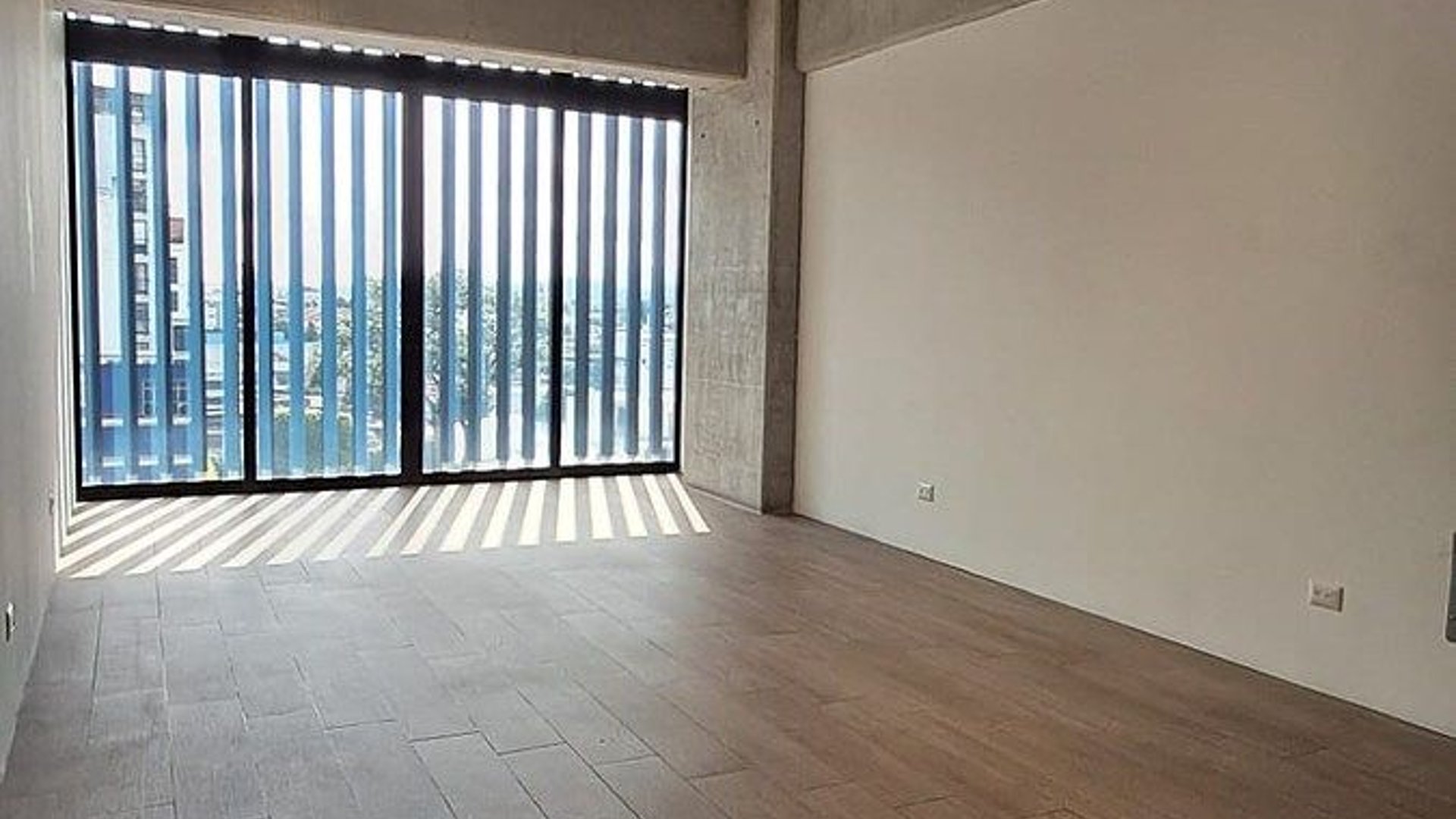 OFICINA EN VENTA O RENTA – EDIFICIO GRANAT, ZONA 4 - Miniatura 5