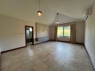 Venta hermosa casa en Km 20 Carr. a Fraijanes, Colinas de Castel (C) - Image 15