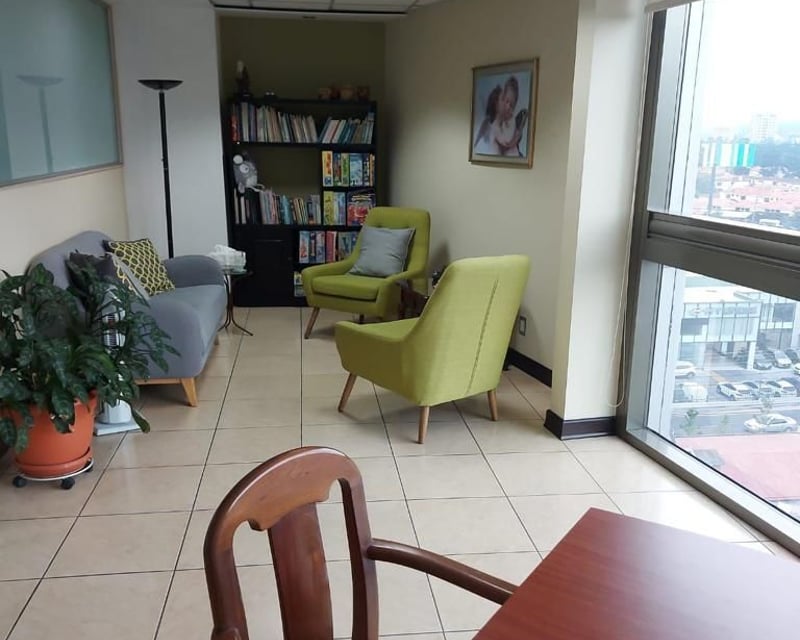 Oficina en Venta – Edificio Torino, zona 10