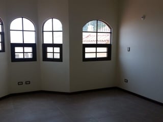 Hermosa Casa en Renta en Villas Suiza zona 16, 4 Habitaciónes, Jardin Grande‼️ - 3