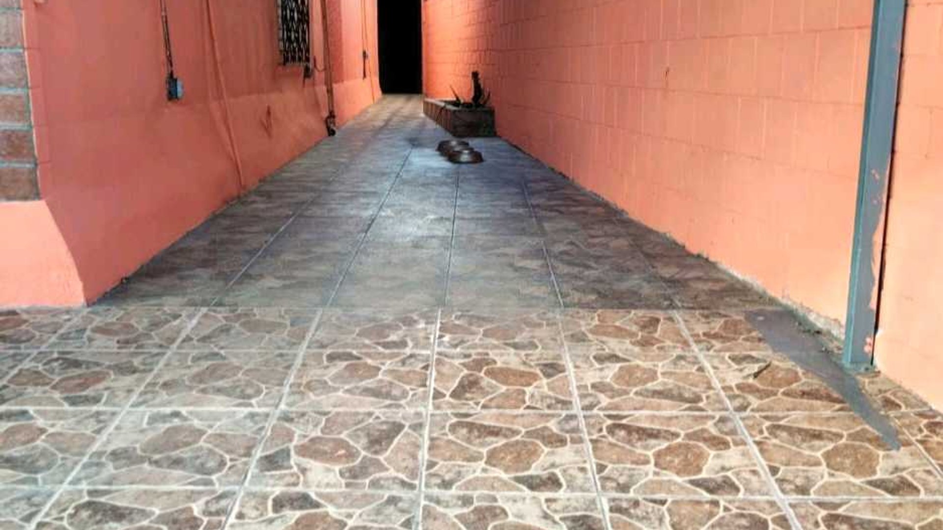 CASA EN VENTA????Jardines de Tikal 3, Zona 7 - Miniatura 2