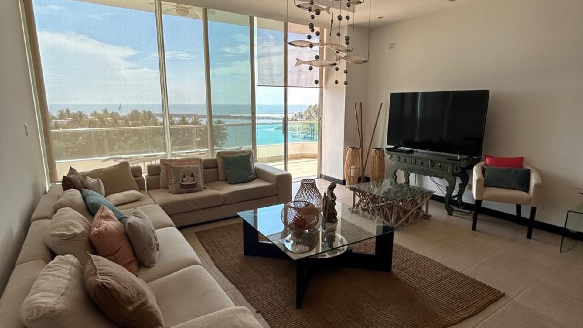 Vendo lindo apartamento amueblado vista al océano en Marina del Sur