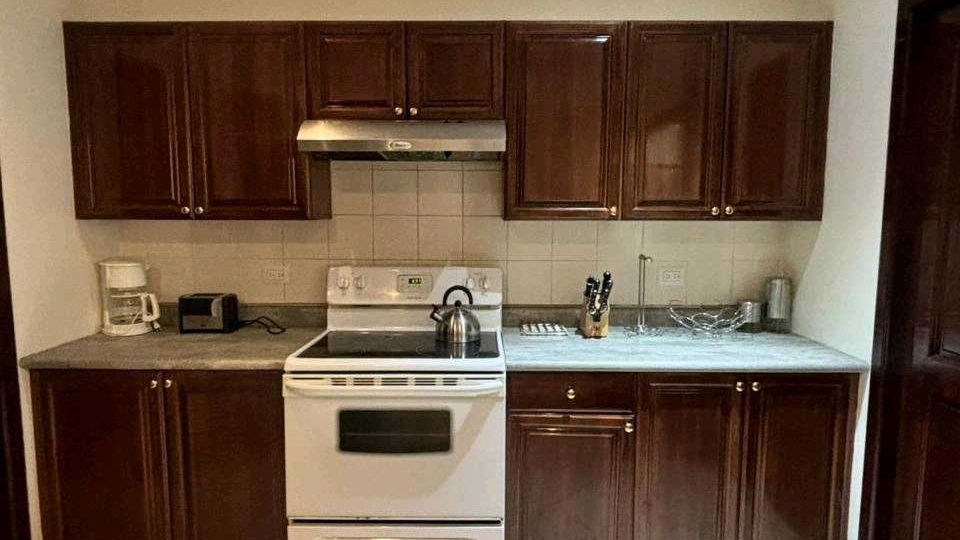 APARTAMENTO AMUEBLADO EN ALQUILER O VENTA???? Edificio Milenia, zona 10 - Miniatura 3