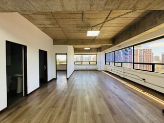 ALQUILER DE OFICINA 96.45MT2 - CENTRO EMPRESARIAL, ZONA 10 - 3