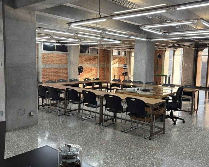 Oficinas en Alquiler – Edificio OEG, zona 4