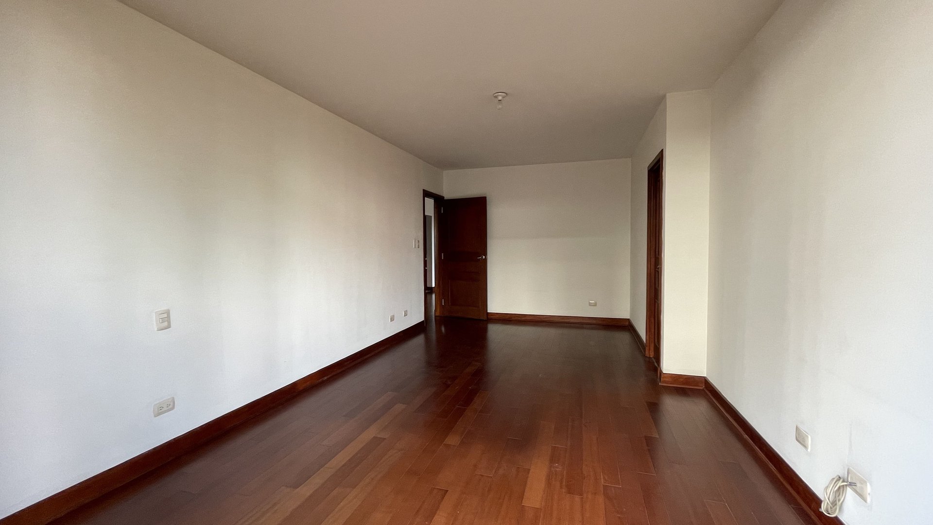 Apartamento en Alquiler Edificio Benevento, zona 14 - Miniatura 14