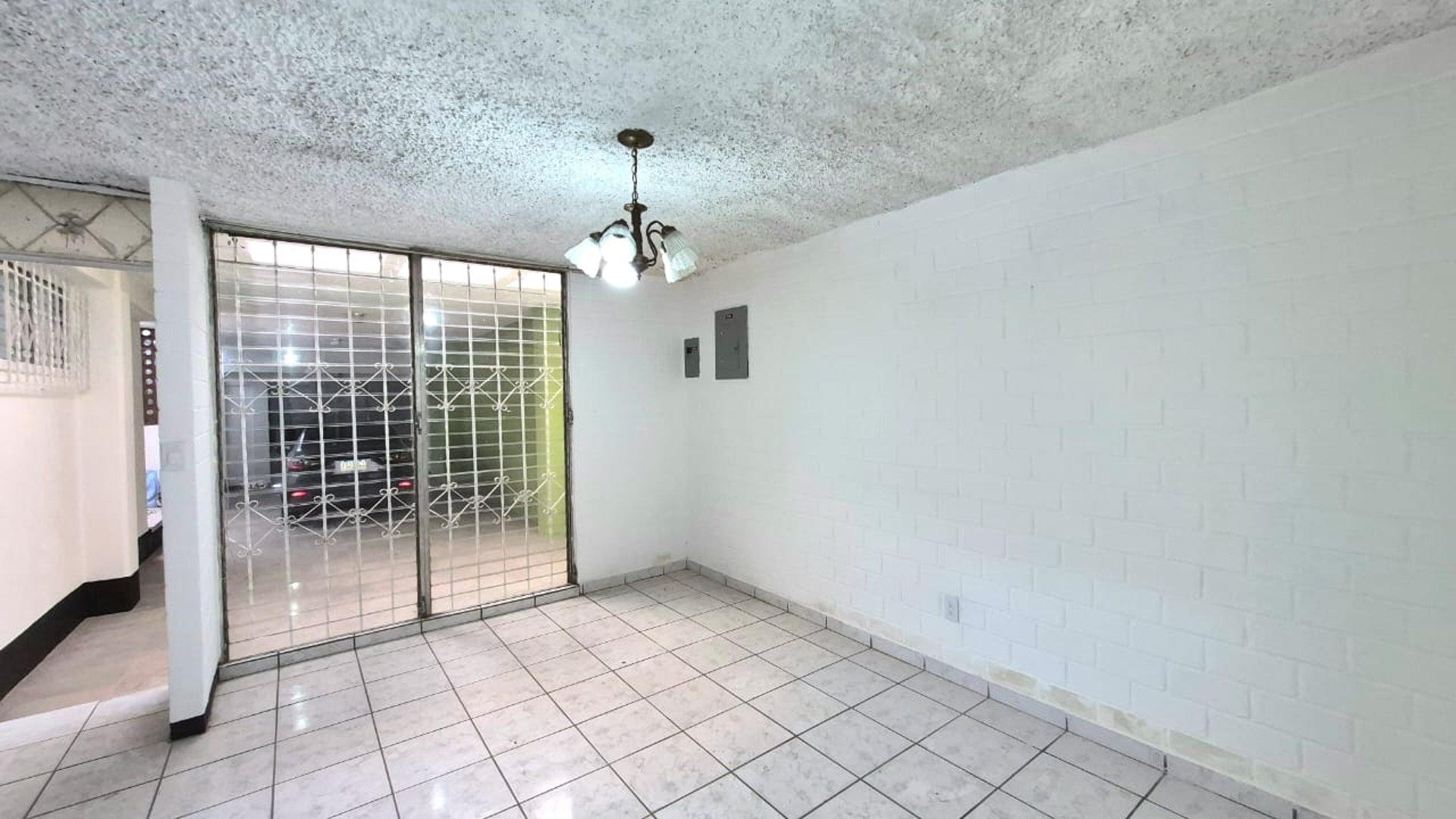 VENTA Casa Zona 18 Colonia Atlántida  - Miniatura 3