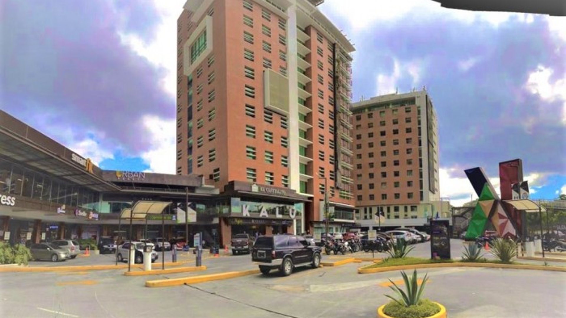 OFICINA COMERCIAL EN RENTA, AREA EL NARANJO