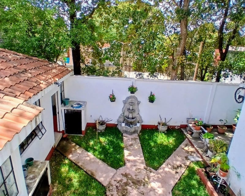 Amplia Casa en Venta en Las Hojarascas, Mixco