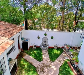 Amplia Casa en Venta en Las Hojarascas, Mixco