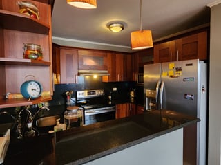 Amplio Apartamento en zona 10 en Alquiler - Image 10