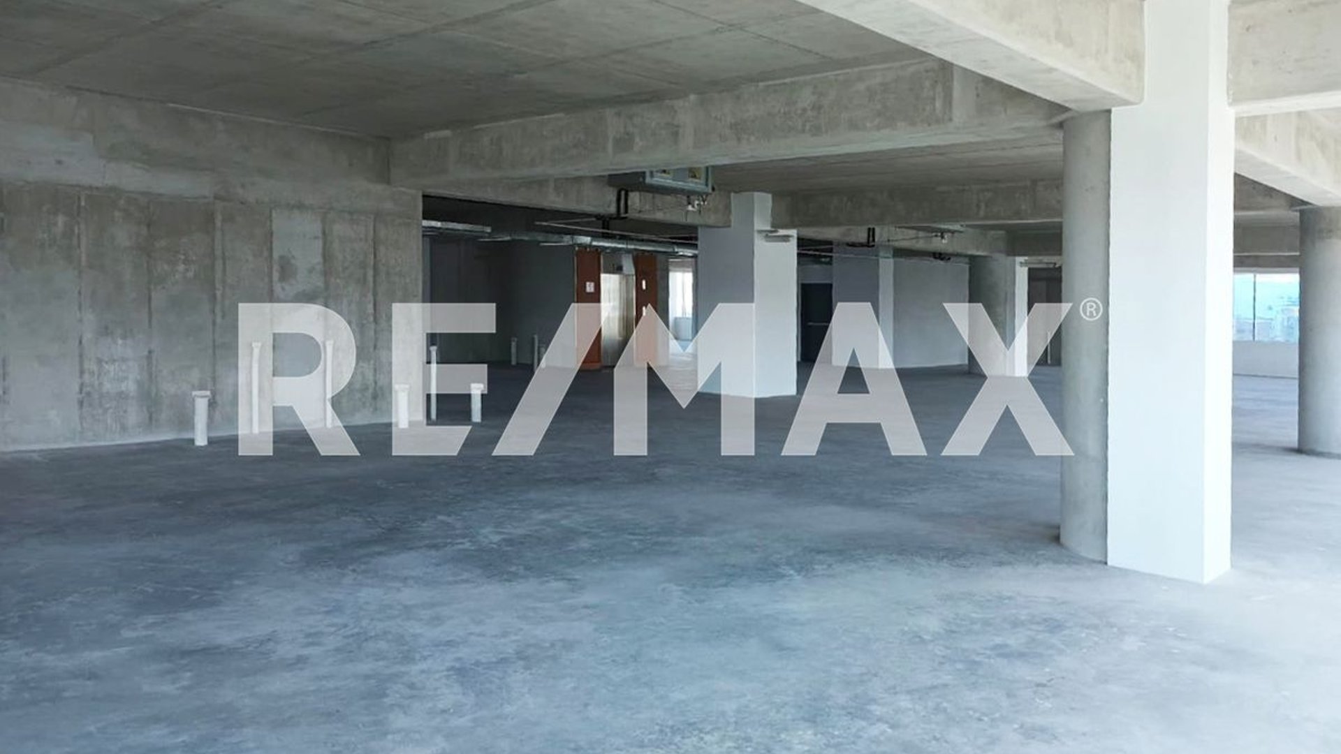 Oficina Planta Renta | Zona 9 | Grand Reforma 10