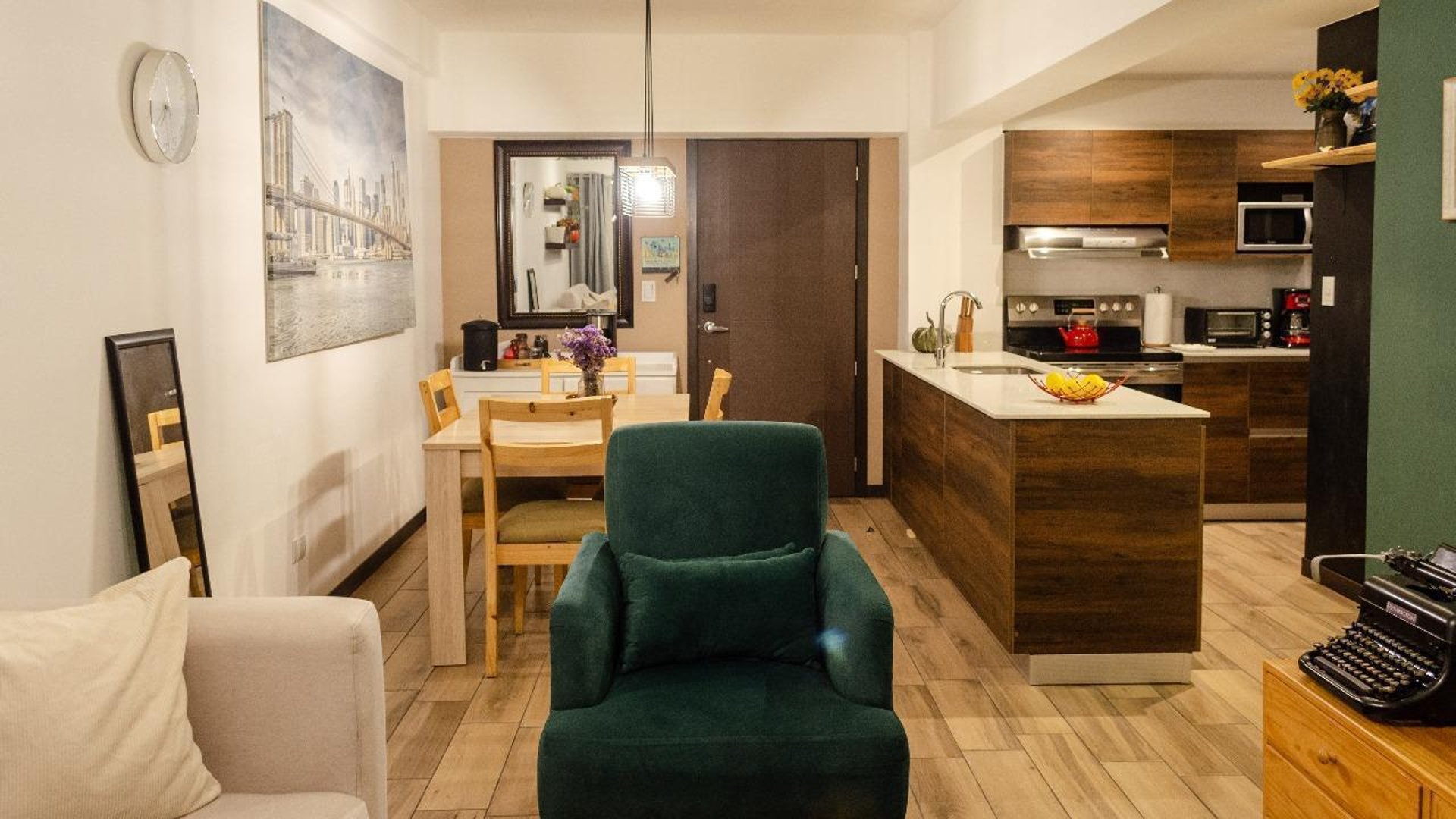 APARTAMENTO EN TORRE PAMPLONA ZONA 12 - Image 1