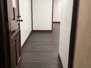 Alquiler o venta de oficina en El Edificio Reforma Montufar  - Image 1