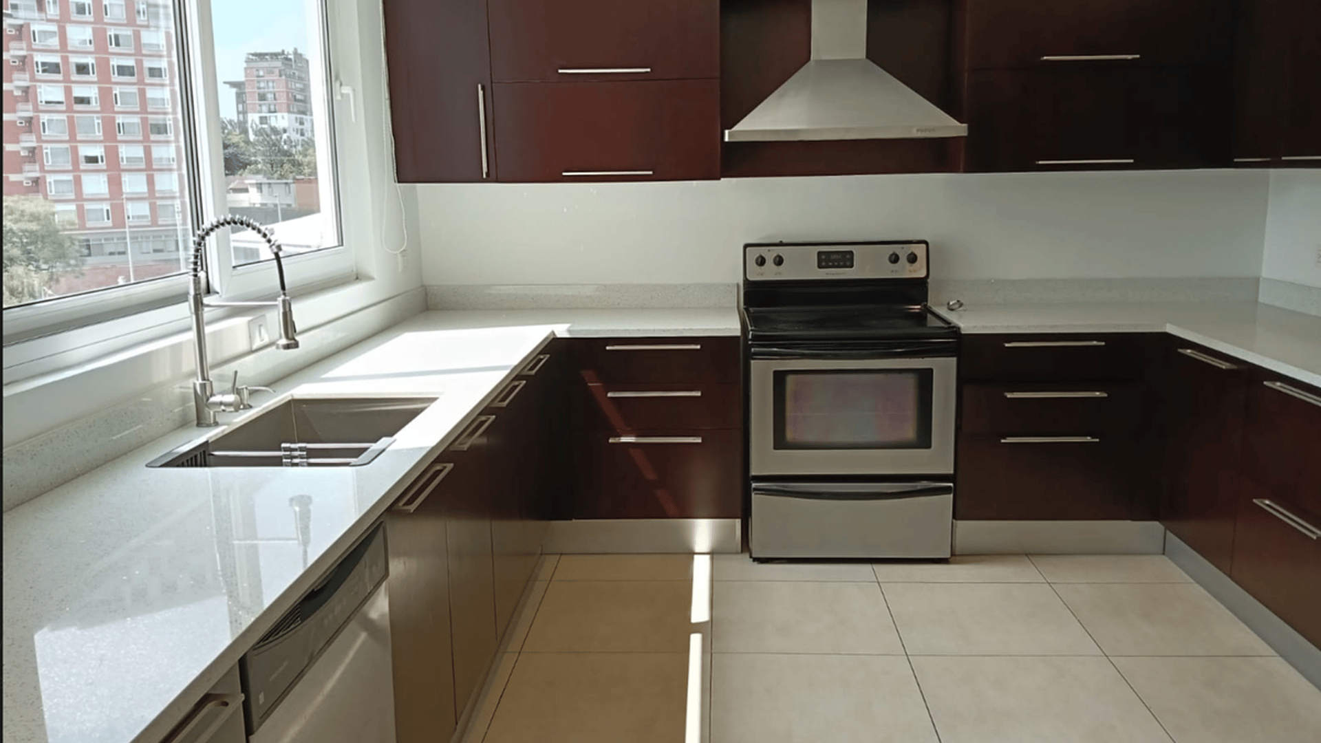 Apartamento en Alquiler | Edificio Quinta Avenida, Zona 14 - Miniatura 4