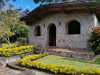 Espectácular Casa Santiago Atitlán a la Venta - Image 4