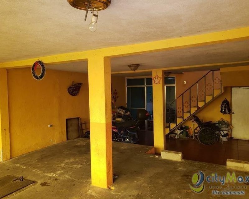 Amplia Casa en Venta en Colonia Toledo Zona 11