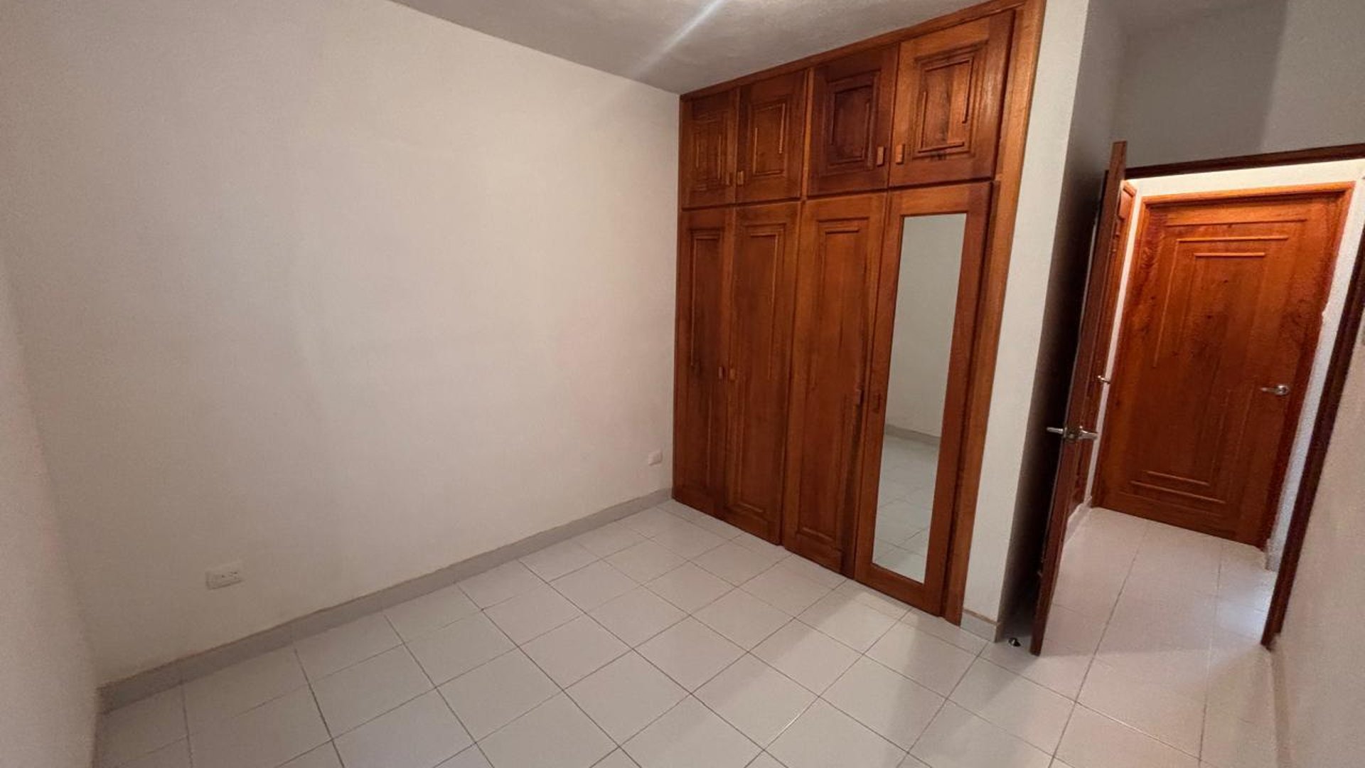 ???? APARTAMENTO EN RENTA – 3 HAB | HACIENDA REAL | ZONA 16 - Miniatura 7