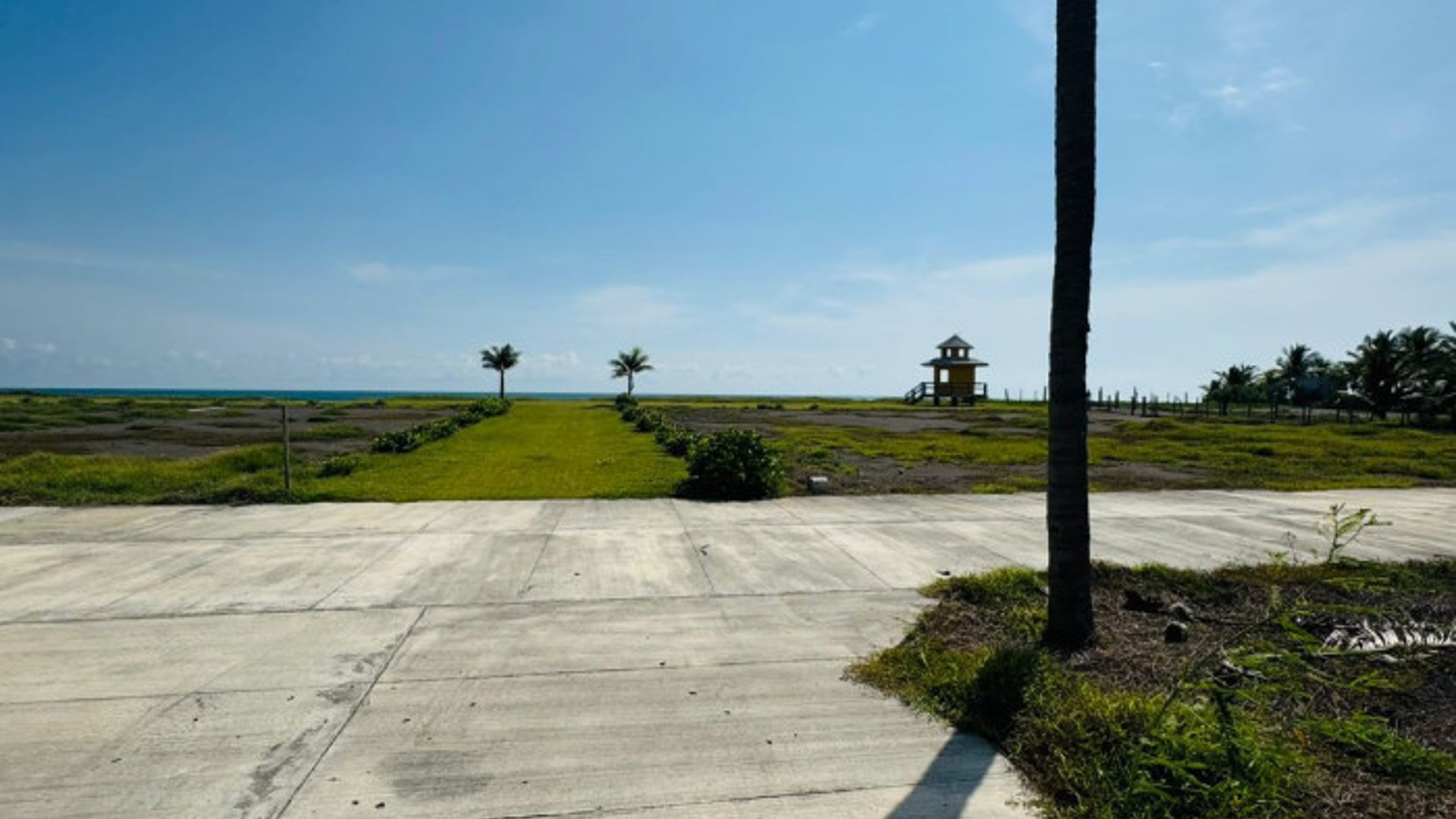 Terreno en Venta Residencial en Playa Monterrico - Miniatura 4