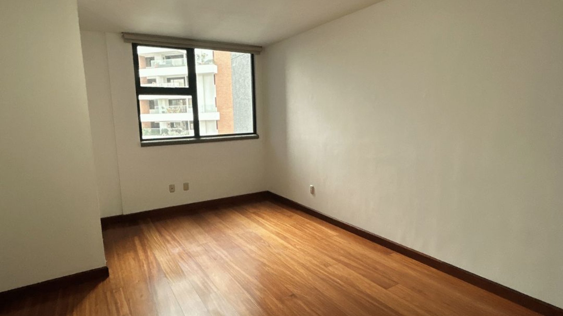 Apartamento en renta de 3 Dormitorios en zona 14 - Miniatura 4