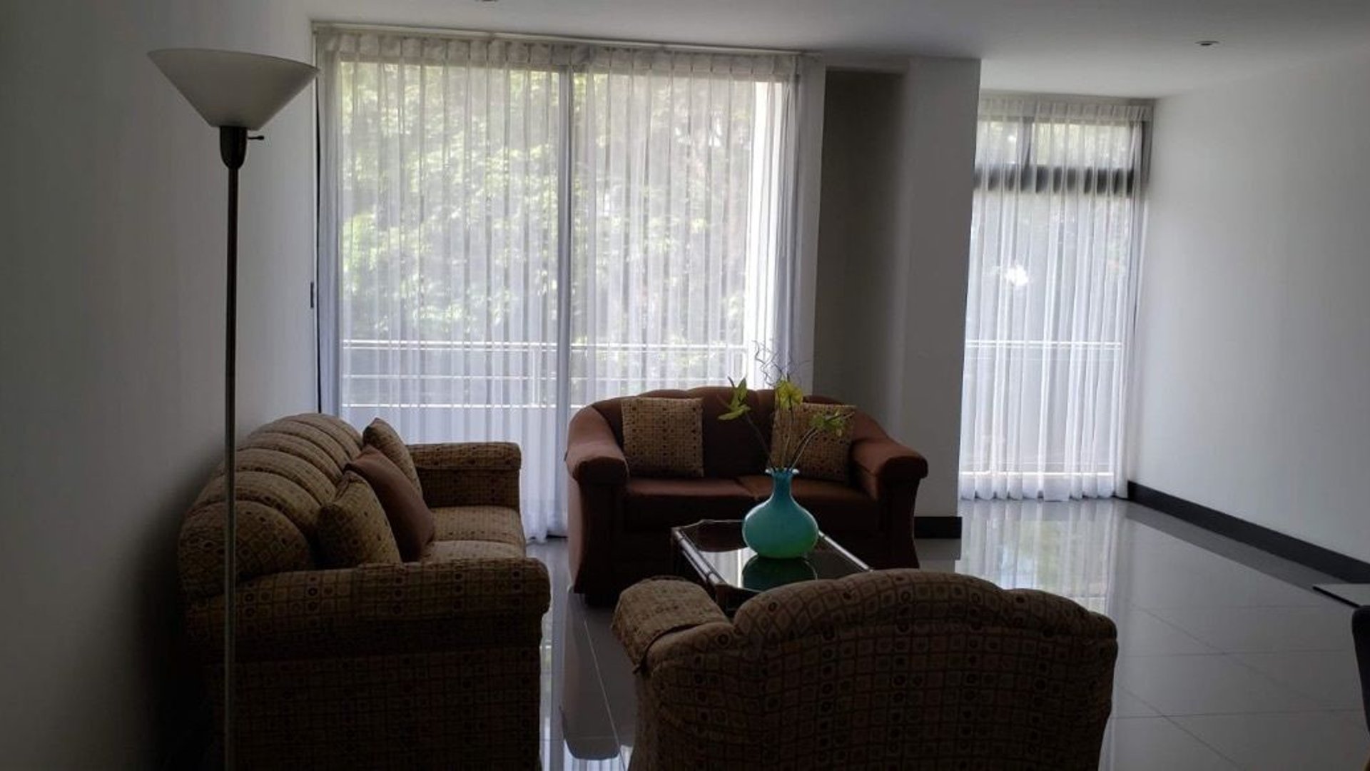 MENORCA /Apartamento en renta zona 15 - Miniatura 3