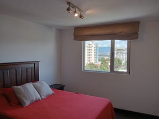 📍 APARTAMENTO AMUEBLADO EN RENTA -3 HAB | EDIFICIO CATANIA | ZONA 14 - 5