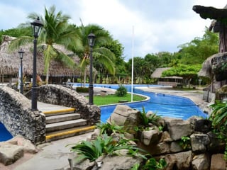 CASA EN VENTA Y RENTA EN AMATIQUE BAY - 4