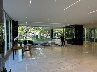 Apartamento en VENTA en Edificio Vasanta zona 10 - Image 8