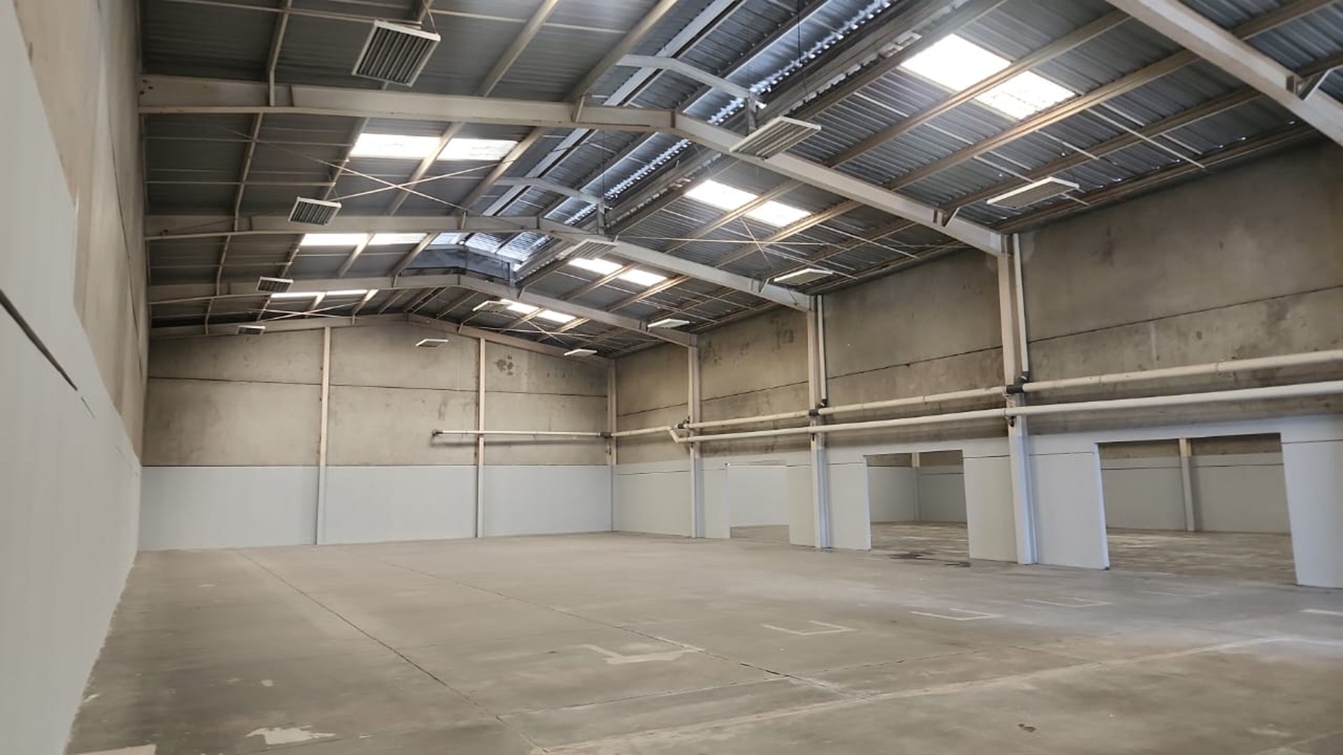 OFIBODEGA EN COMPLEJO ZONA 6 DE VILLA NUEVA - Miniatura 11