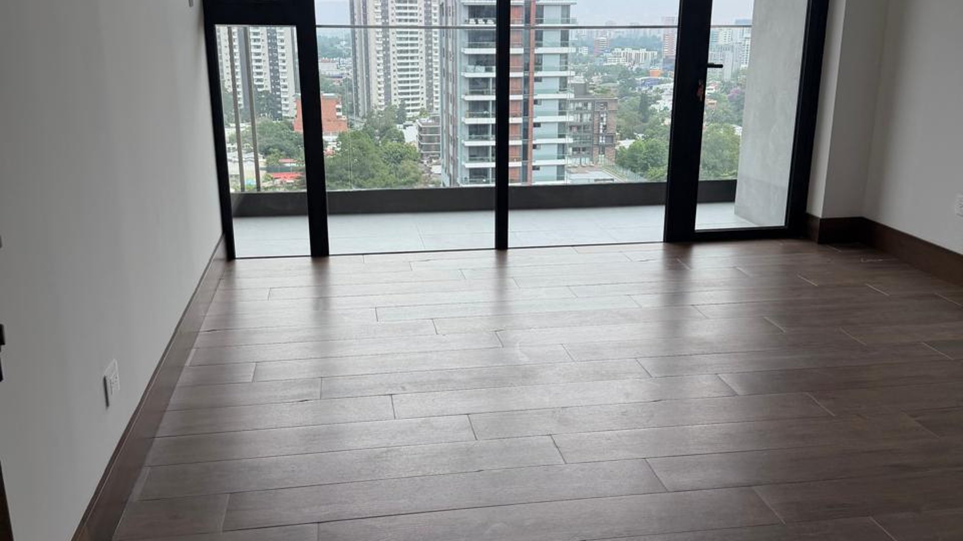 ????APARTAMENTO EN RENTA – 2 HAB + VISTA | EDIFICIO GAURA | Z.15, VHI - Miniatura 8
