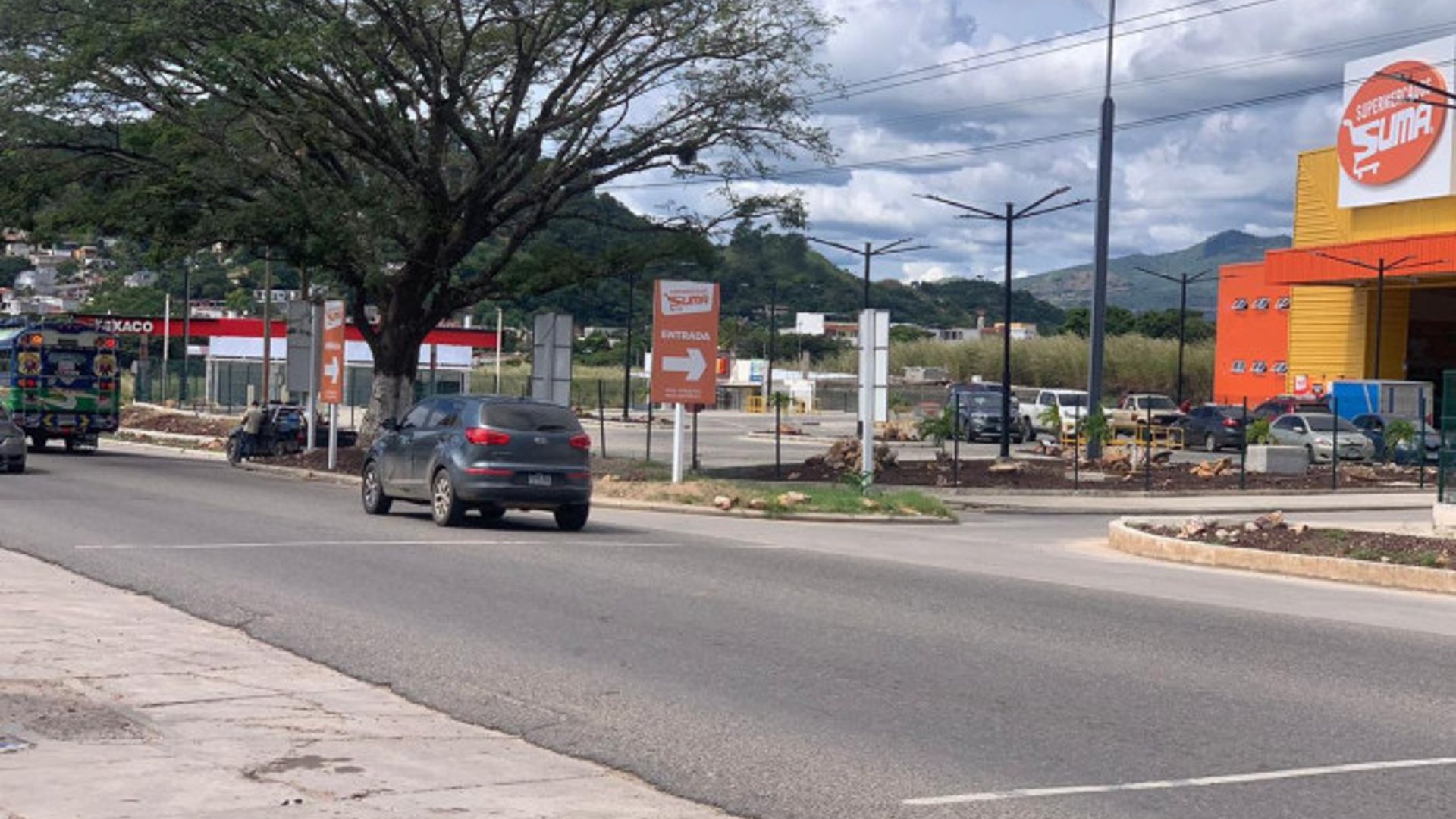 Local de 80m² en renta en Plaza en Carretera a Jutiapa - Miniatura 2