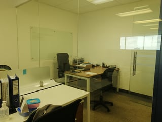 Oficina amueblada en venta o alquiler Zona Pradera, zona 10 - Image 9