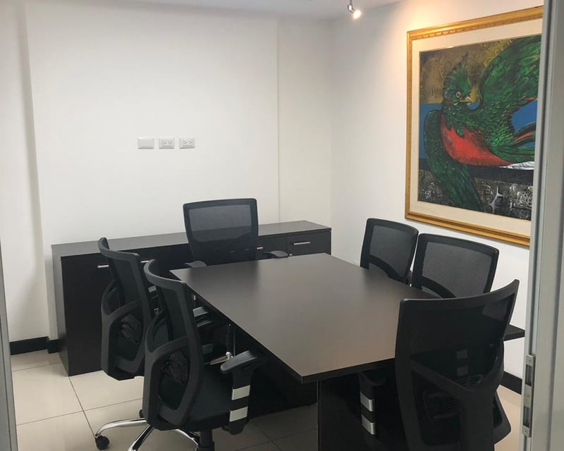 Oficina en renta Design Center