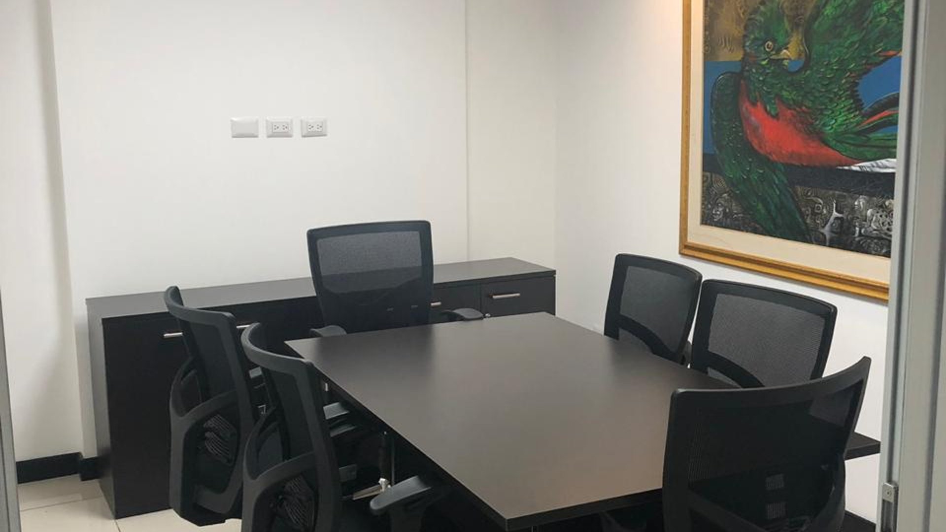 Oficina en renta Design Center
