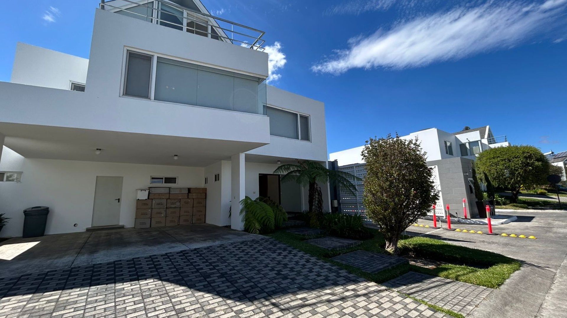 Vendo linda casa en Campos de San Isidro I zona 16