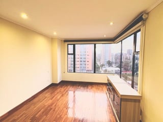 Apartamento en Venta, zona 10 - 3