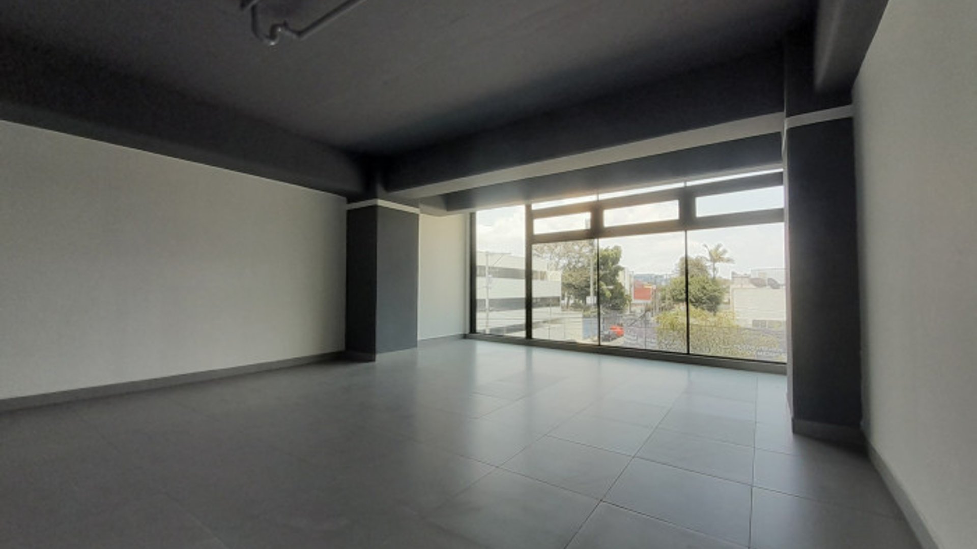 Oficina en renta en Zona 9, Ciudad de Guatemala | 58.89 m² | USD 1,000