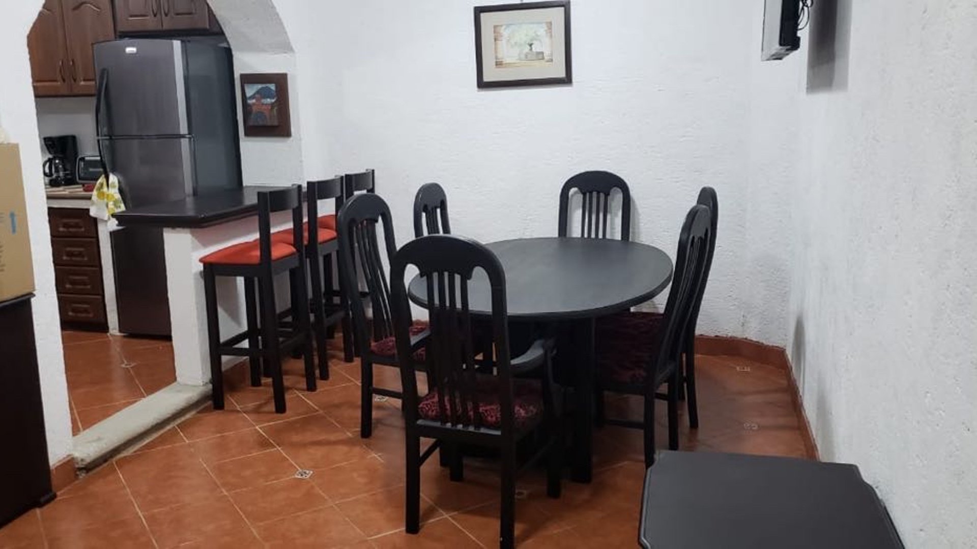 Apartamento en Alquiler, amoblado, ubicado en La Antigua Guatemala - Miniatura 2