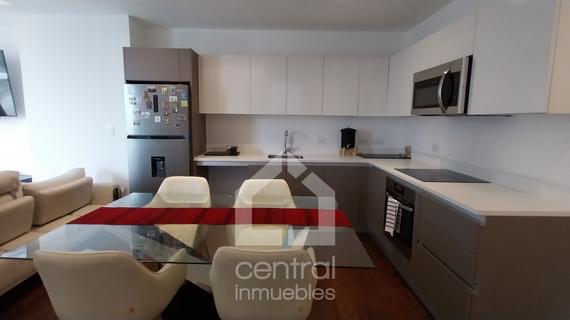 Exclusivo apartamento amueblado en renta en zona 10 - Miniatura 4