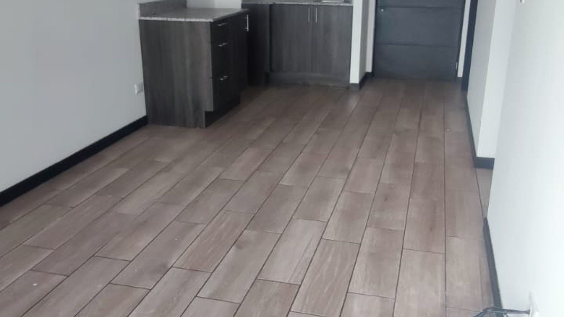 ???? APARTAMENTO EN VENTA – 3 HAB + NIVEL ALTO | PETÁPOLIS | ZONA 12 - Miniatura 2