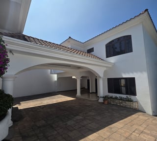 Lujosa casa en venta en Montebello CES Guatemala