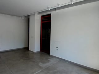 Amplia Oficina Comercial de Dos Niveles - 3