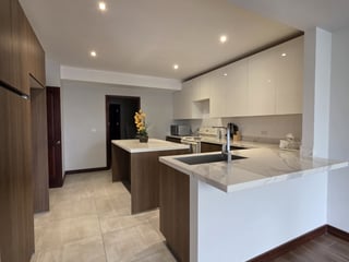 Apartamento en venta en Exclusiva Oakland Zona 10 - 3