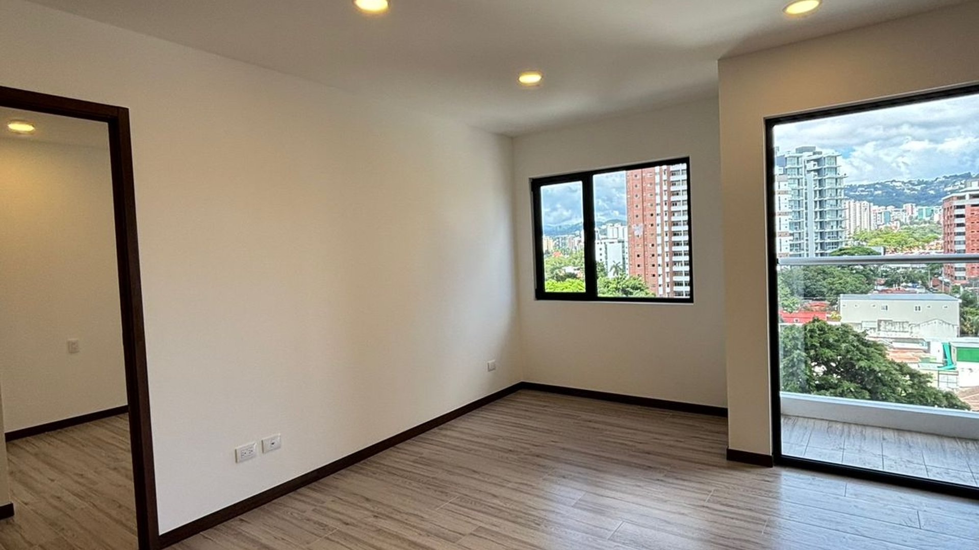 Venta de apartamento para inversión -2 habitaciones - zona 10 Ref-6021 - Miniatura 6