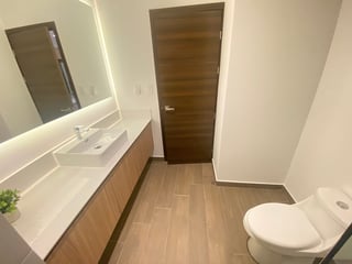 Apartamento en renta de 2 habitaciones en nivel bajo en Z15 Ref-5331 - 5