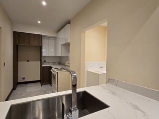En venta apartamento en Oakland zona 10 Guatemala - 3