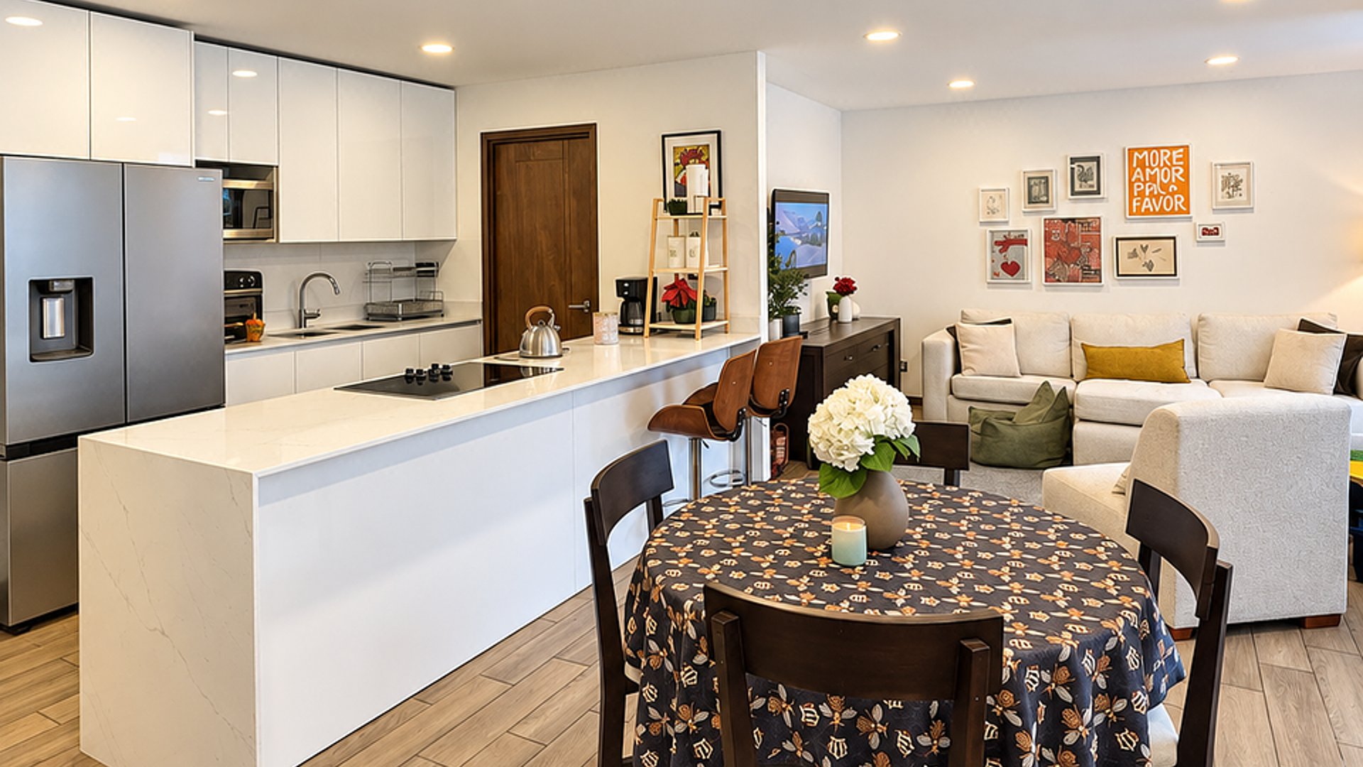 Exclusivo Apartamento boutique en Venta , Zona 15 –  Con Jardín Privado