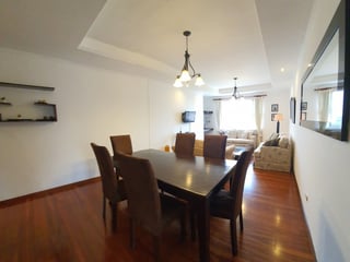 En Alquiler Apartamento en Zona 10 Amueblado - 3