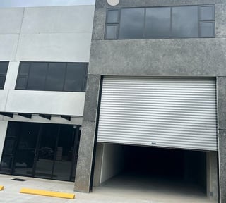 OFIBODEGA EN RENTA – CALZADA LA PAZ, ZONA 17